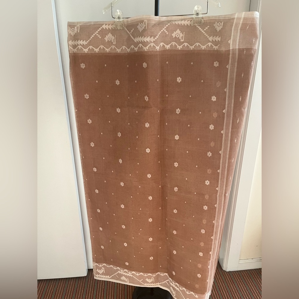 Stunning new handwoven cotton dhakai jamdani saree beige dusty rose white motifs